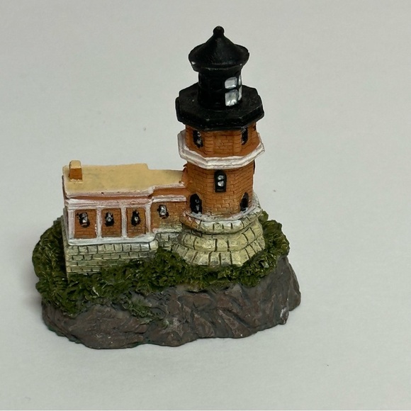 Split Rock MN Lighthouse Collectible Figurine 3 in Tall - Picture 2 of 9